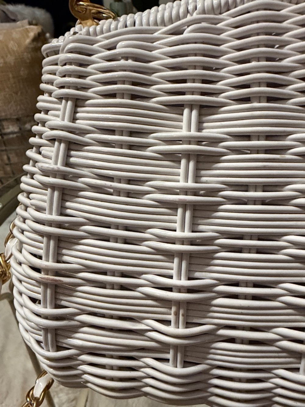 Vintage White Vinyl Wicker Woven Handbag with Gold & White Chain Strap - Picture 3 of 9